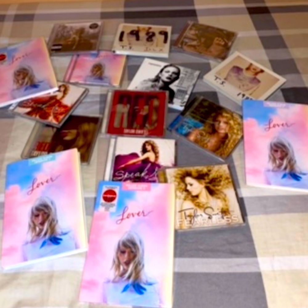 Taylor Swift Merch